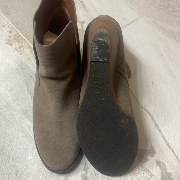 Lucky Brand Yameena Oiled Suede Wedge Bootie - Size 12 Med - Picture 6 of 8